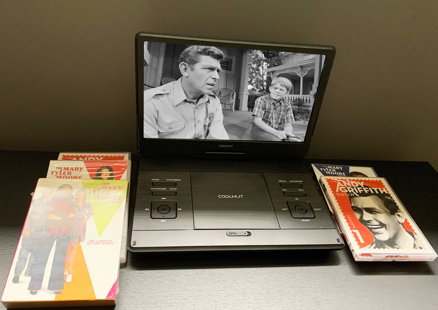 Mobile DVD Player with 5 Vintage TV Show DVD's